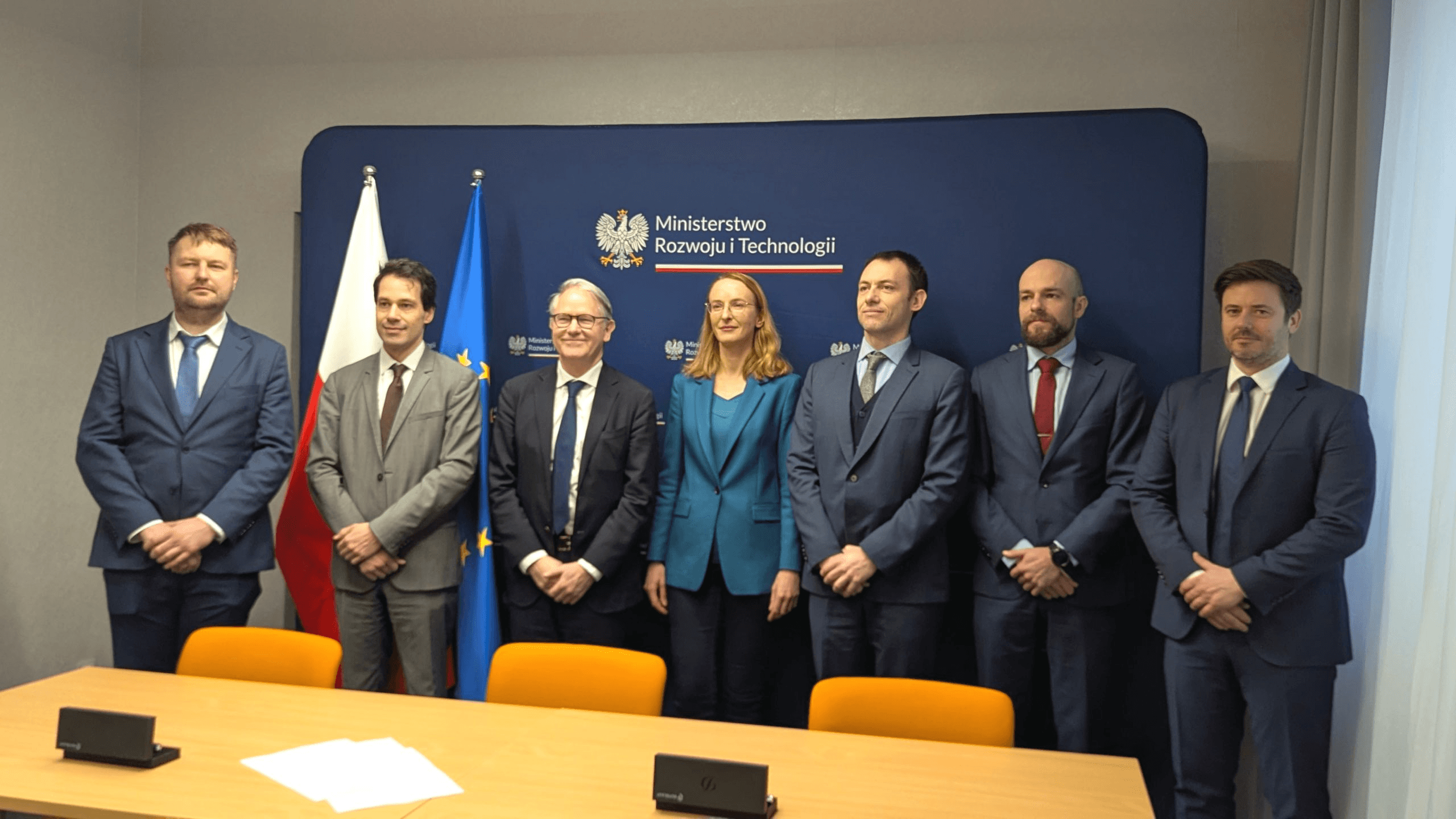 Creotech Instruments i Eutelsat nawiązują Partnerstwo przy budowie bezpiecznej łączności satelitarnej w Europie